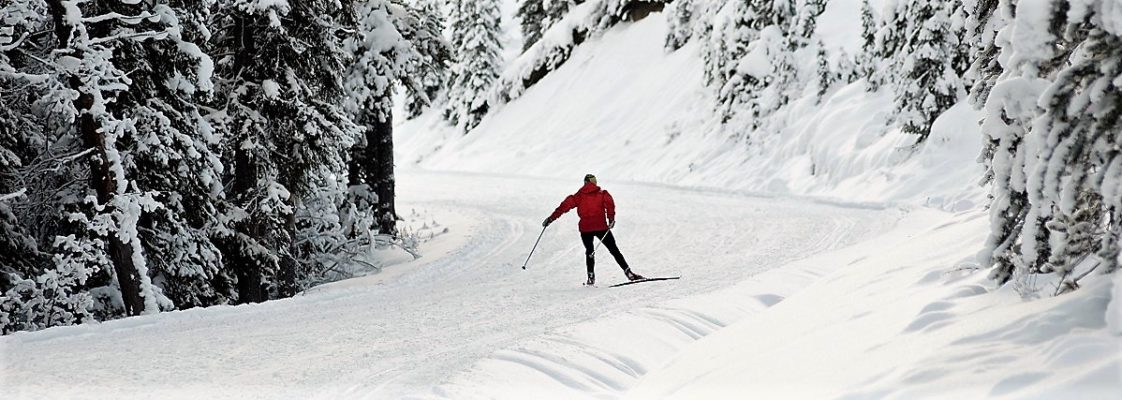 Skate skiing up a mountain - finding glide